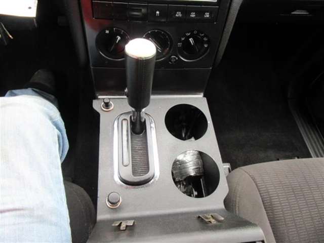 Ford Explorer 2010 photo 43